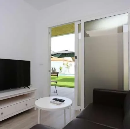 La Mar Sala Piscina Compartida * קוניל דה לה פרונטרה